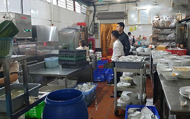 Tại Sao Máy Rửa Chén Công Nghiệp lại Quan Trọng Đối Với Nhà Hàng?